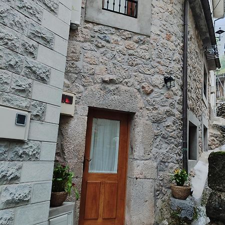הוילה La Casina De Tielve De Cabrales Dentro Del Parque Nacional Picos De Europa מראה חיצוני תמונה