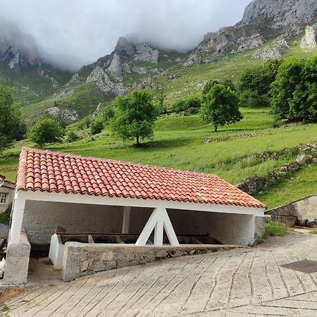 הוילה La Casina De Tielve De Cabrales Dentro Del Parque Nacional Picos De Europa מראה חיצוני תמונה