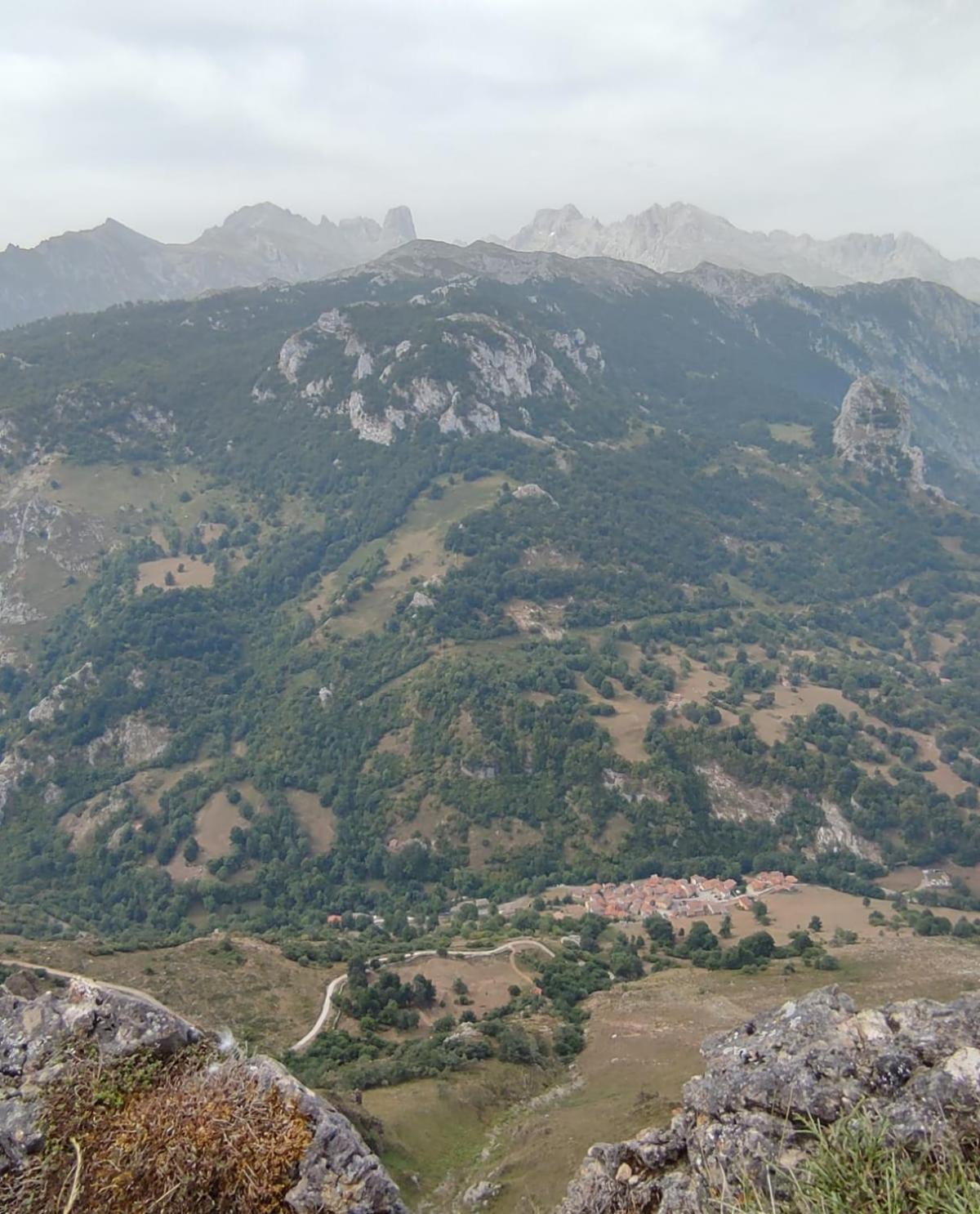 הוילה La Casina De Tielve De Cabrales Dentro Del Parque Nacional Picos De Europa מראה חיצוני תמונה